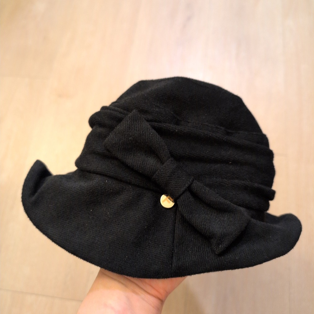 Comhats Black Cloche Bucket Hat Ruched Bow Gold Logo Charm Women Large